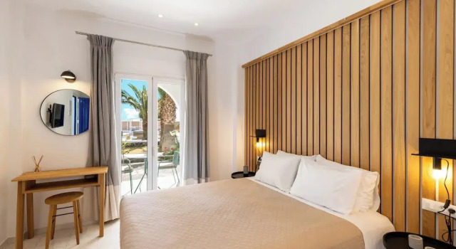 Студия с балконом Louis Studios Santorini