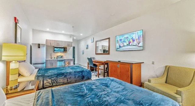 Metro Tempe Extended Stay - 2 Kings, Забронировать Апарт-отель Отели Пруда в Темпе 4 звезды, 4*