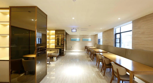 Ji Hotel Shiyan Fangxian Pedestrian Street, Prenota Hotel Hotel a Hubei con parcheggio, Parcheggio