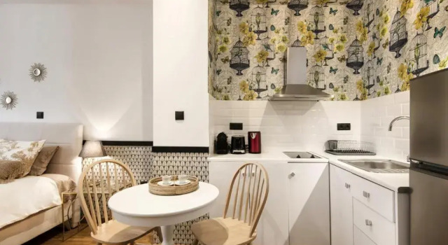 Студия Designer renovated apartment in downtown Athens