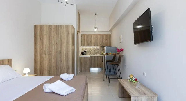 Nafsika apt, studio for 2, very close to the beach
