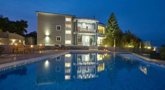 Вилла Mont Bleu Luxury Villa