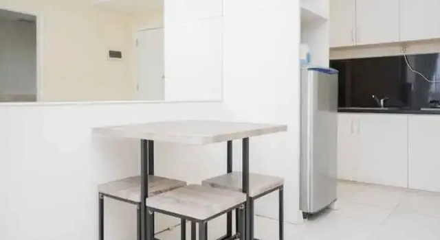 Fully Furnished and Comfy Design 1BR Apartment Silkwood Residences By Travelio, Prenota Appartamento Hotel a Tangerang con piscina, Piscina