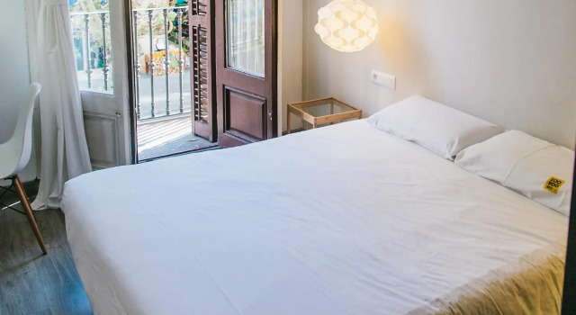 ZOOROOMS Boutique Guesthouse, Забронировать Бутик-отель Бутик-отели Барселоны, рядом с Геологический музей Барселонской семинарии, Бутик-отель
