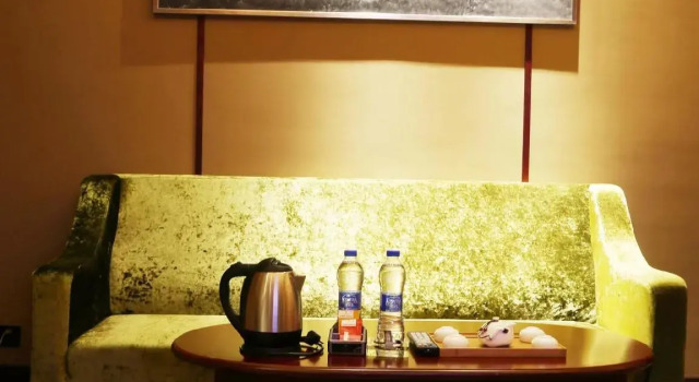 Люкс Deluxe Chonpines Hotels·Zhuanghe Huanghai Street