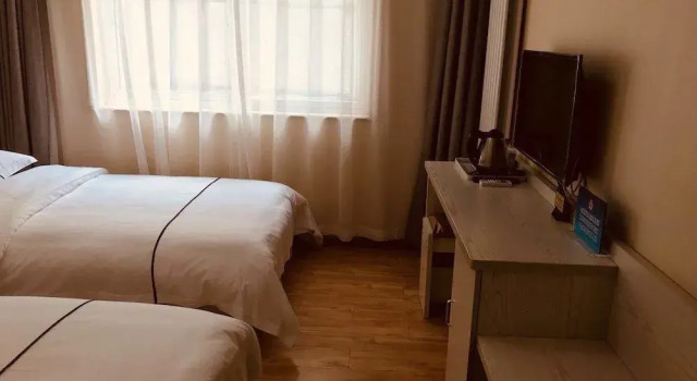 Beijing XinHuaYuan Hotel, Забронировать Отель Сичэн Пекин, рядом с Центральная музыкальная консерватория