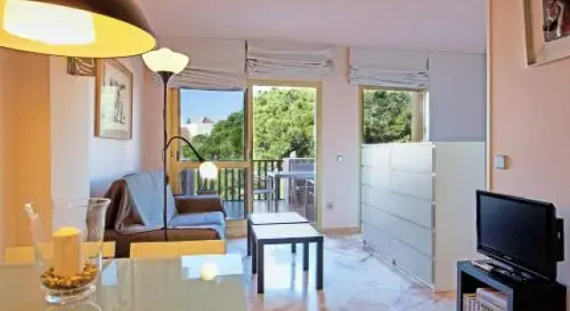 Romana Playa Studio, Забронировать Апартаменты/квартира Отели Марбелья с бассейном, рядом с Теннисный и спортивный клуб Don Carlos, Бассейн