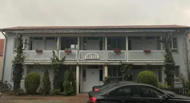 Hotel Taverne Korfu, Varaa Hotelli Hotellit Baijeri pysäköinnillä, Pysäköinti