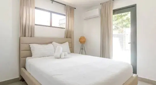 Lux Gem, 7 Mins to SJU, Private Pool, Tesla Solar System, No Blackouts, Rezervovat Hotel Carolina San Juan