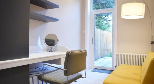 Modern 2 Bedroom Flat Central to Wimbledon, Забронировать Отель Отели Лондона 3 звезды, рядом с Морден, 3*