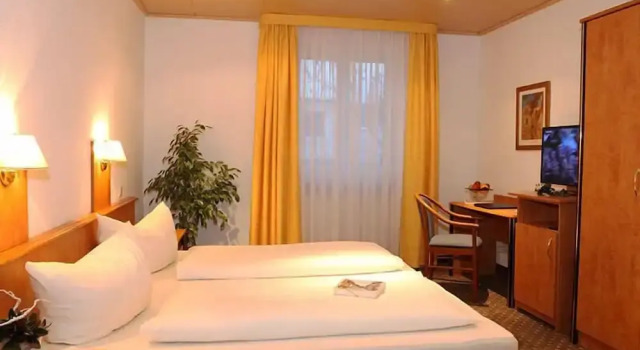 Garni-Hotel Goldenes Lamm, Забронировать Отель Дуденхофен Pfalz