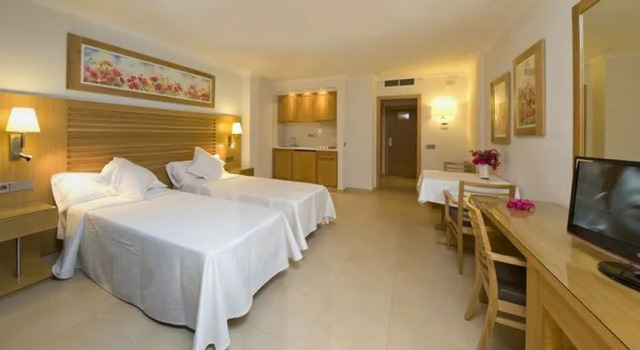 Apartamentos Bon Sol Prestige, Book Condo Hotel Hotels in Ibiza with a Pool, Swimming Pool