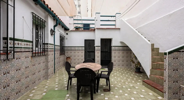 Stay U-nique House Juan de Herrera, Забронировать Дом для отпуска Виллы Малаги, рядом с Музей искусств и традиций, Вилла