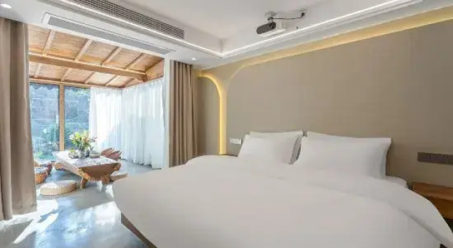 Трёхместный семейный люкс Floral Hotel · Wuyuan Qingyun Zhiye Villa Holiday Hotel
