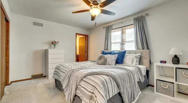 11 Mi to Dtwn Columbus: Peaceful Townhome w/ Yard!, Book Apartment Worthington Ohio