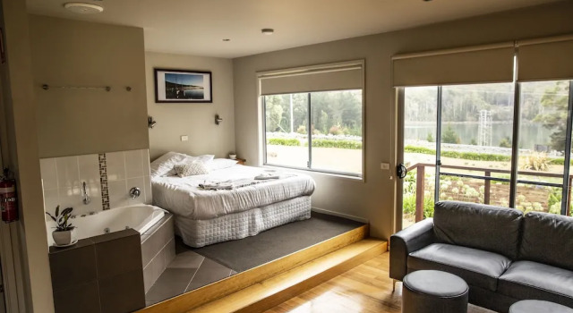 Студия с балконом и с видом на море Little Norfolk Bay Events and Chalets