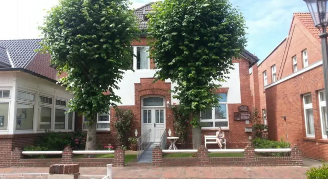 Gästehaus Sophie Randa, Забронировать Апартаменты/квартира Боркум East Frisian Islands, рядом с Оздоровительный центр и аквапарк "Гецайтенланд"