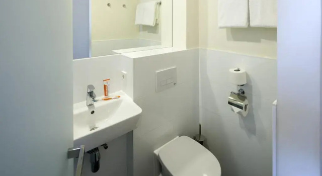 Четырёхместный номер Standard easyHotel The Hague Scheveningen Beach