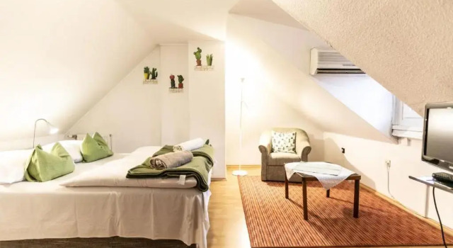 Апартаменты Мансарда Kaktusz Villa Heviz