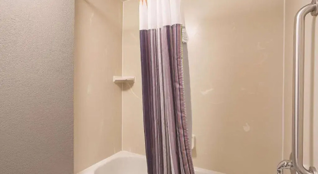 Четырёхместный номер Deluxe La Quinta by Wyndham Warwick Providence Airport