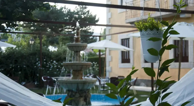 Hotel Rural torre blanca, Varaa Hotelli Guadarrama Sierra de Guadarrama