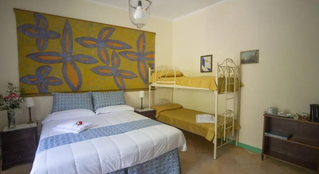 Четырёхместный номер Standard с балконом B&B La Residenza Torchiara
