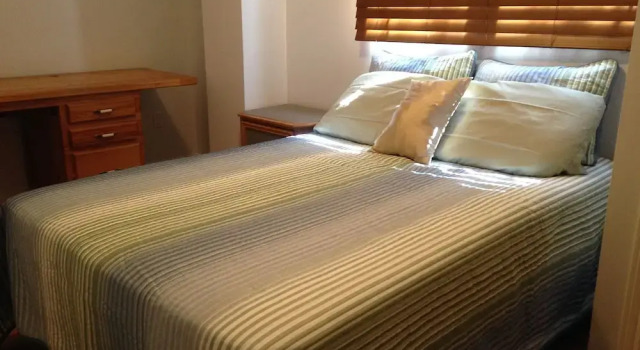 Warbler's Roost Country Inn B&B, Varaa Bed and Breakfast South River Ontario