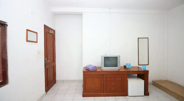 Airy Kuta Square Bakung Sari 43 Bali, Забронировать Отель Кута Бадунг, рядом с Vihara Dharmayana Buddhist Temple