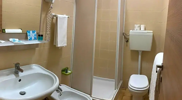 Economy Zimmer Tiby Hotel