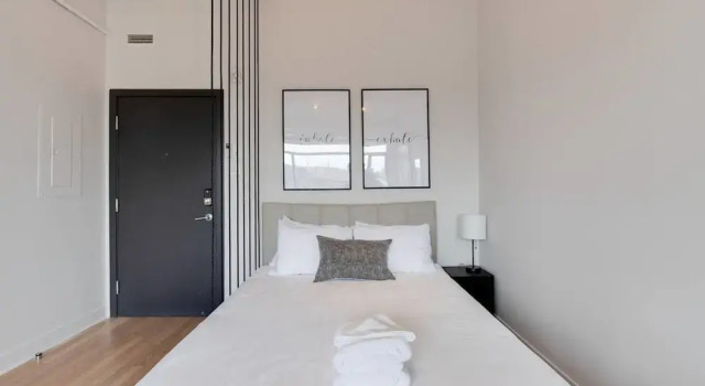 Perfect Downtown Loft, Rezervovat Hotel Plateau Mont Royal Montreal, poblíž Complexe Desjardins