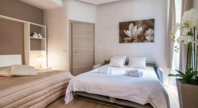 Sahara & Amazzonia Luxury Rooms- The House of Travelers, Buchen Sie Hotel Como Comer See, in der Nähe von Silk Museum