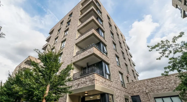 Modern Brixton Jewel Apartment