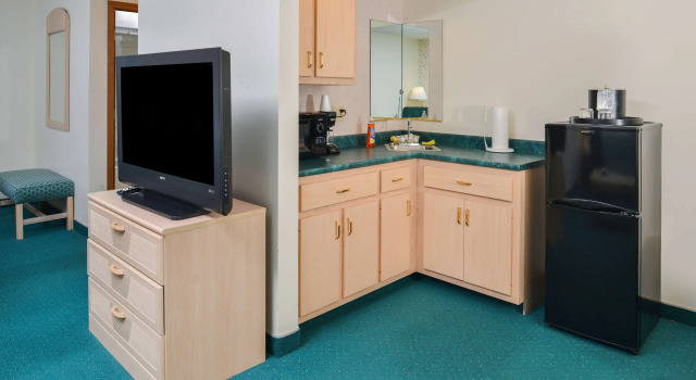 Двухместный люкс Americas Best Value Inn & Suites - Bluffton