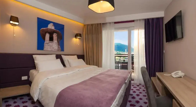 Трёхместный номер Standard с балконом Hotel Eden
