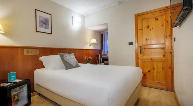 Одноместный номер Standard с балконом iH Hotels Courmayeur Mont Blanc