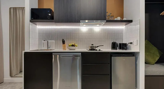Студия Littomore Suites Kingswood