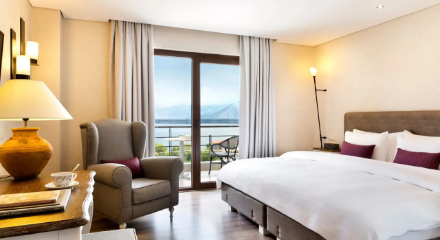 Двухместный номер Deluxe с видом на озеро Limneon Resort & Spa