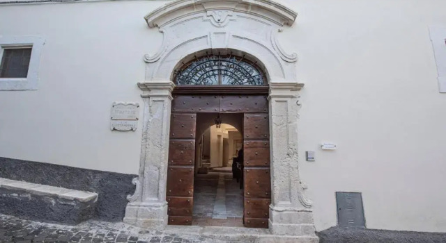 Casa Senatore, Rezervasyon Otel Capestrano Abruzzo