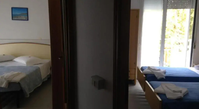 Семейный номер Standard с балконом Hotel Carol