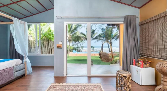 Люкс Amadi Beach Front Resort