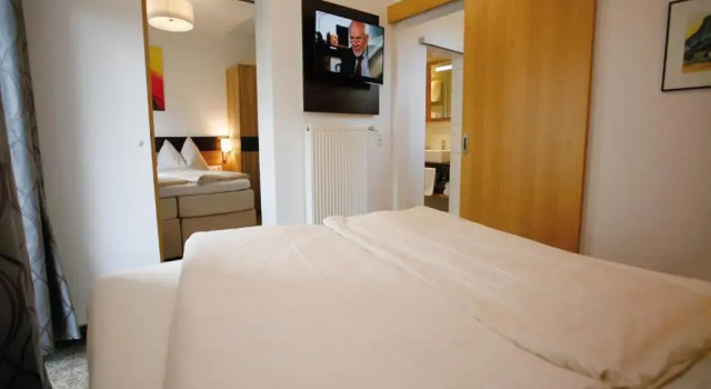 Семейный номер Standard с балконом Hotel Diana
