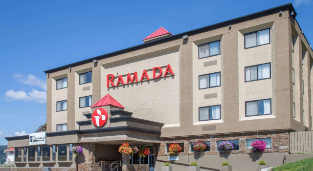 Ramada by Wyndham Williams Lake, Buchen Sie Hotel Hotels in British Columbia mit Pool, Schwimmbad