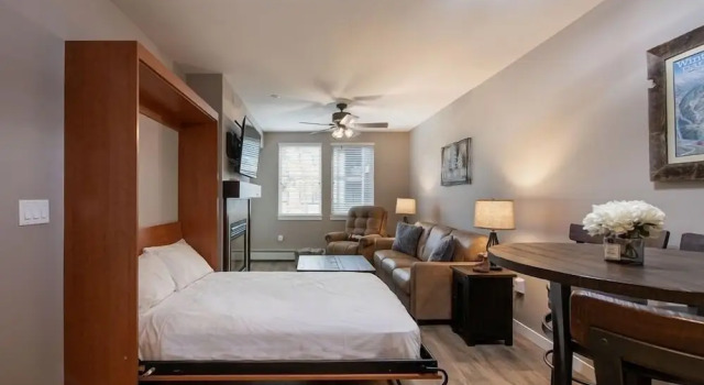 Premium Unit 3519- Fraser Crossing/founders Pointe 1 Bedroom Condo