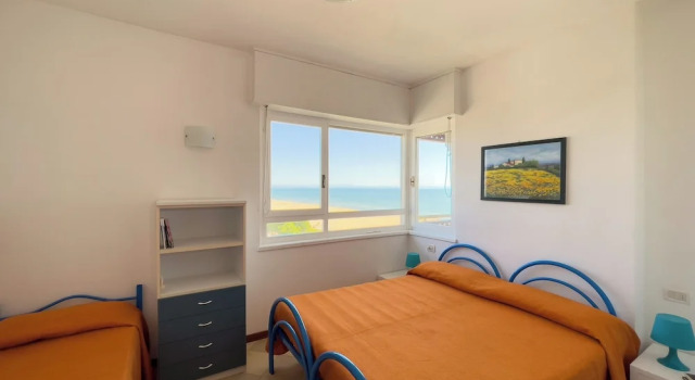 Seafront Apartment on the Promenade, Book Lejlighed Hoteller i Friuli Venezia Giulia med parkering, Parkering
