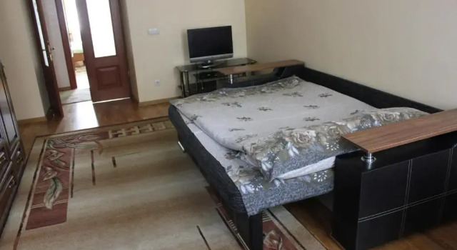 Apartment on Bernarda Meretyna, Prenota Appartamento Leopoli Lviv