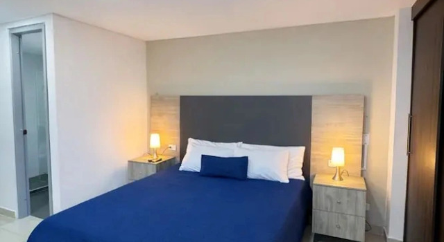 Апартаменты Superior с 3 комнатами с балконом и с видом на город Hotel Ivanna - Laureles