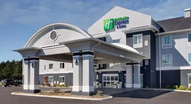 Run of House Holiday Inn Express Hotel & Suites NORTH FREMONT by IHG