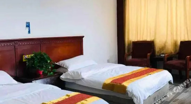 Tongtong Hotel, Забронировать Отель Отели Гуанчжоу с парковкой, рядом с Торговый центр Guangzhou Baima Costume Market, Парковка