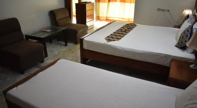 Hotel Pyramid International, Boek Hotel Hotels in Islamabad met parkeren, in de buurt van The Centaurus Mall, Parkeren