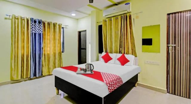Oyo Flagship 93139 Green Lodging And Boarding